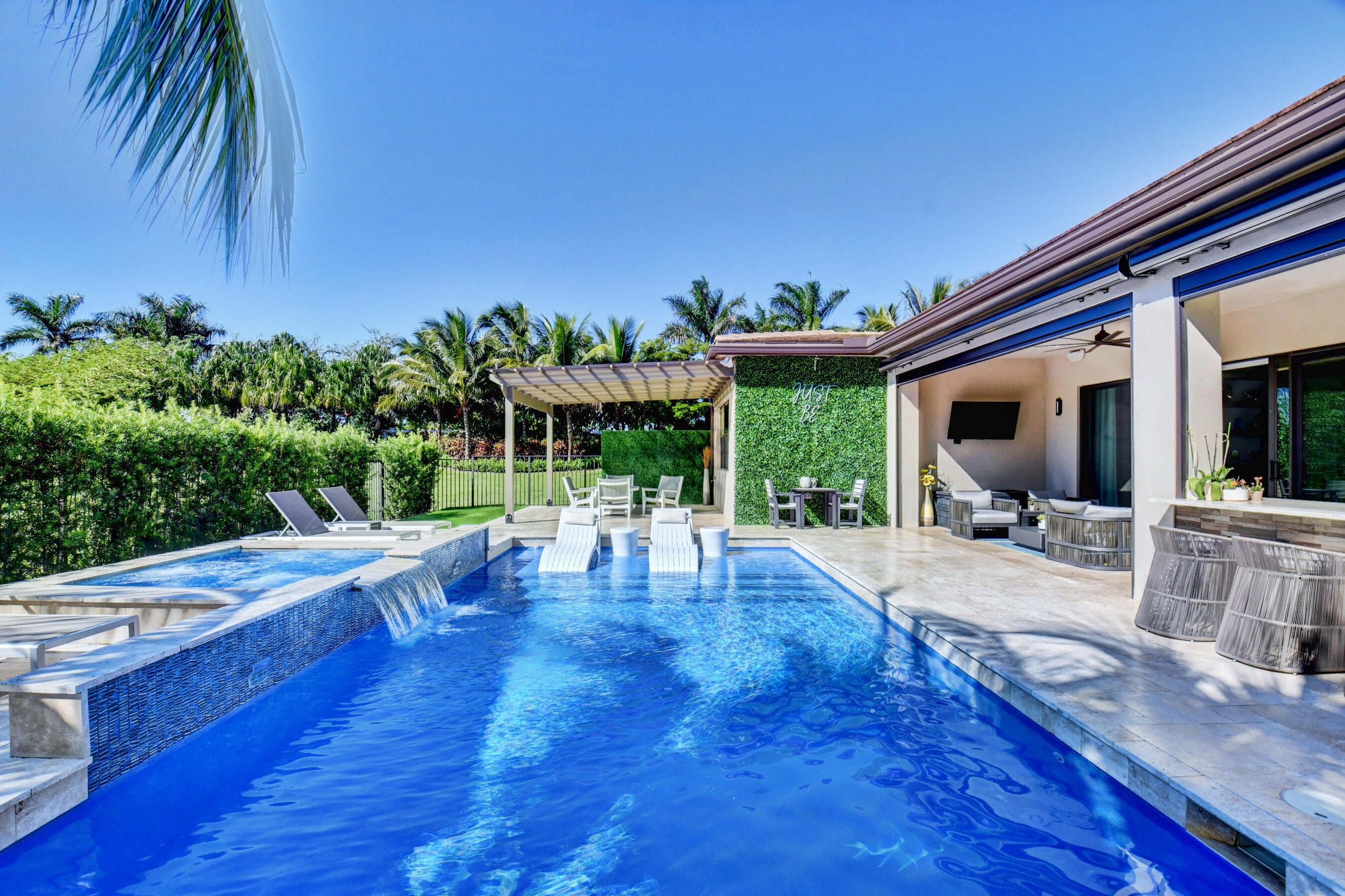 LOTUS-BRIDGES MIZNER PUD BRIDGES SOUTH PLAT ON - Residential