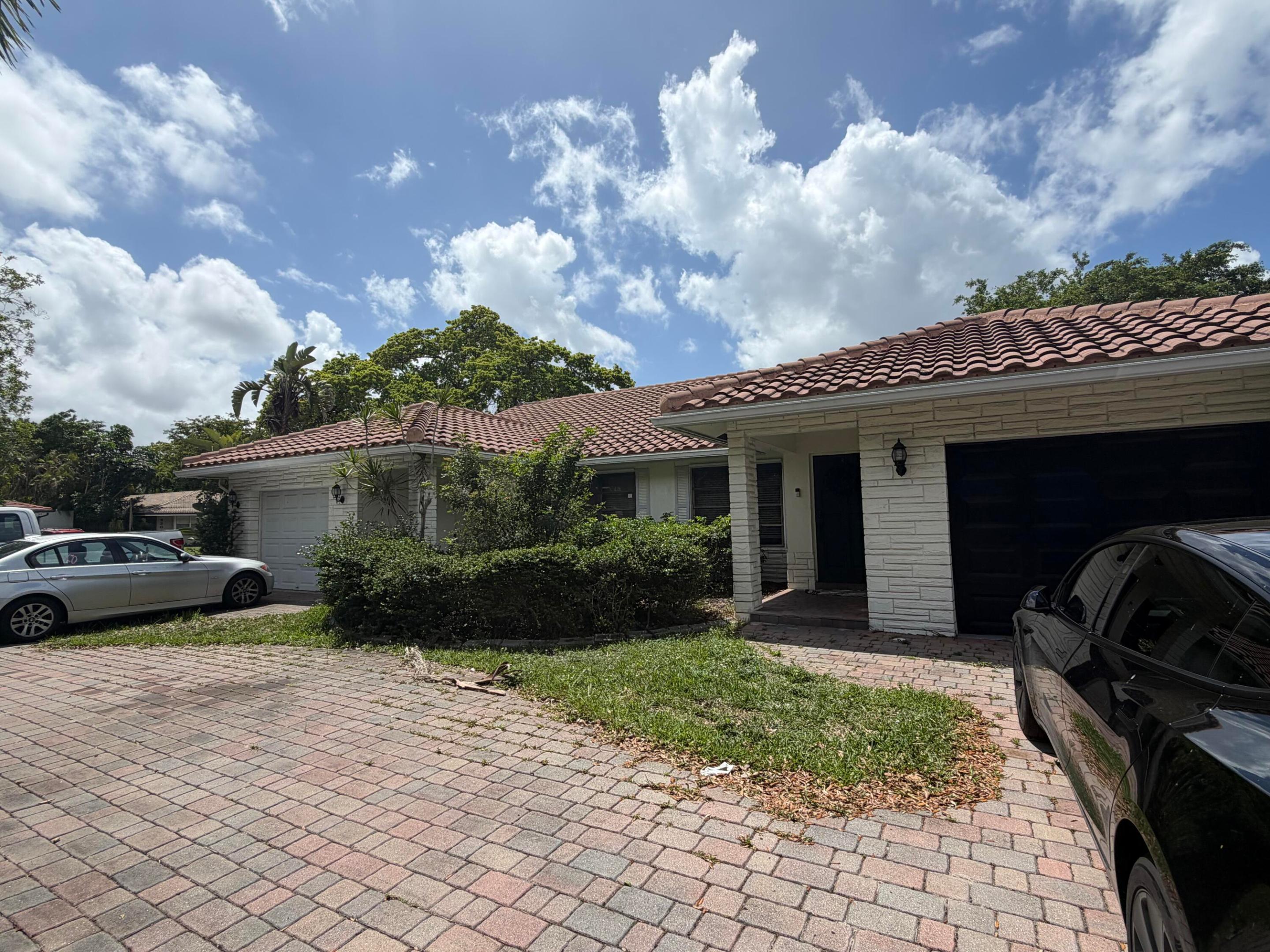 CORAL SPRINGS UNIVERSITY DRIVE - Residential Income