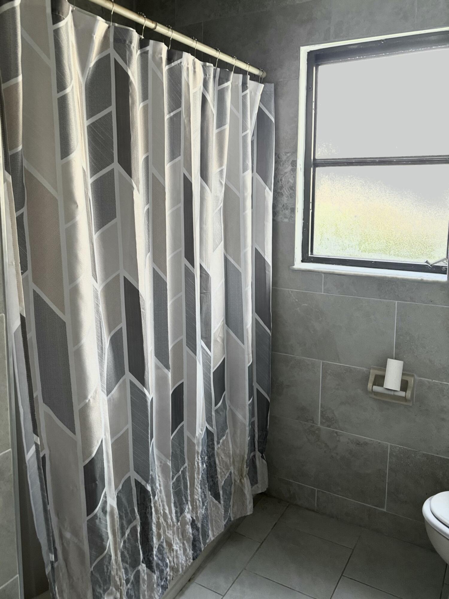 CORAL SPRINGS UNIVERSITY DRIVE - Residential Income