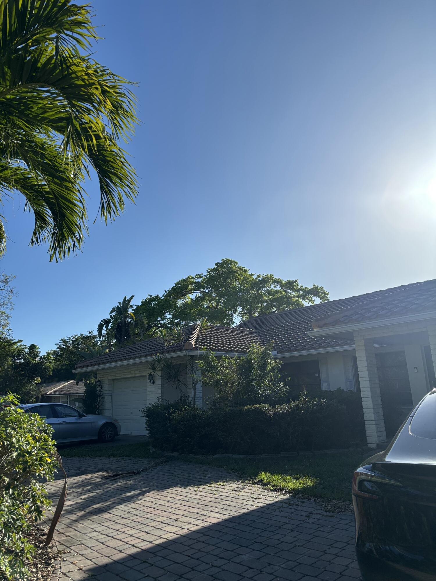 CORAL SPRINGS UNIVERSITY DRIVE - Residential Income