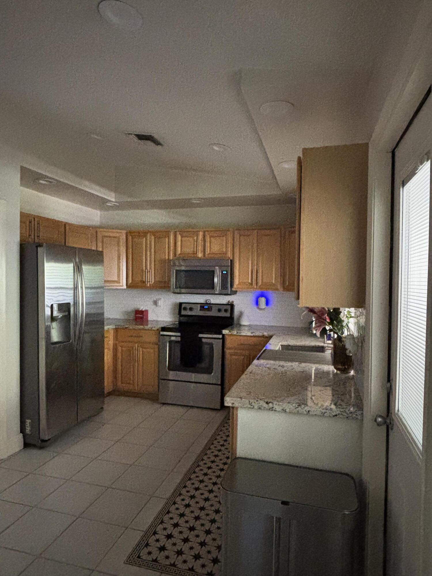 CORAL SPRINGS UNIVERSITY DRIVE - Residential Income