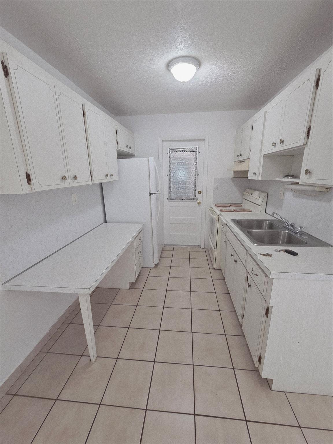 Chateau Dreamer Condo - Residential Lease