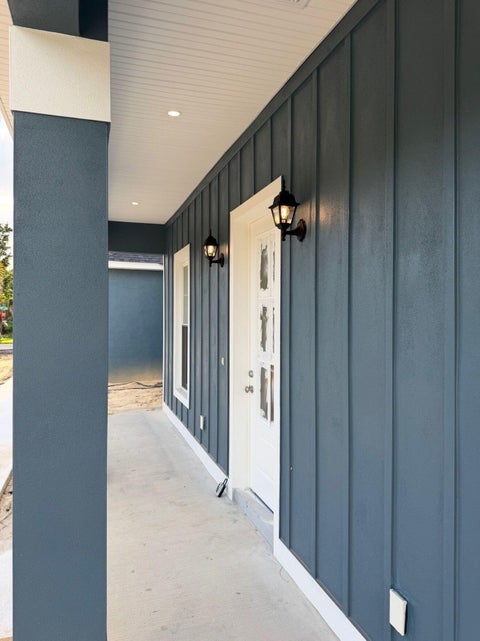 Tiny photo for 1606 24TH Avenue, Vero Beach, FL 32960 (MLS # B26090311)