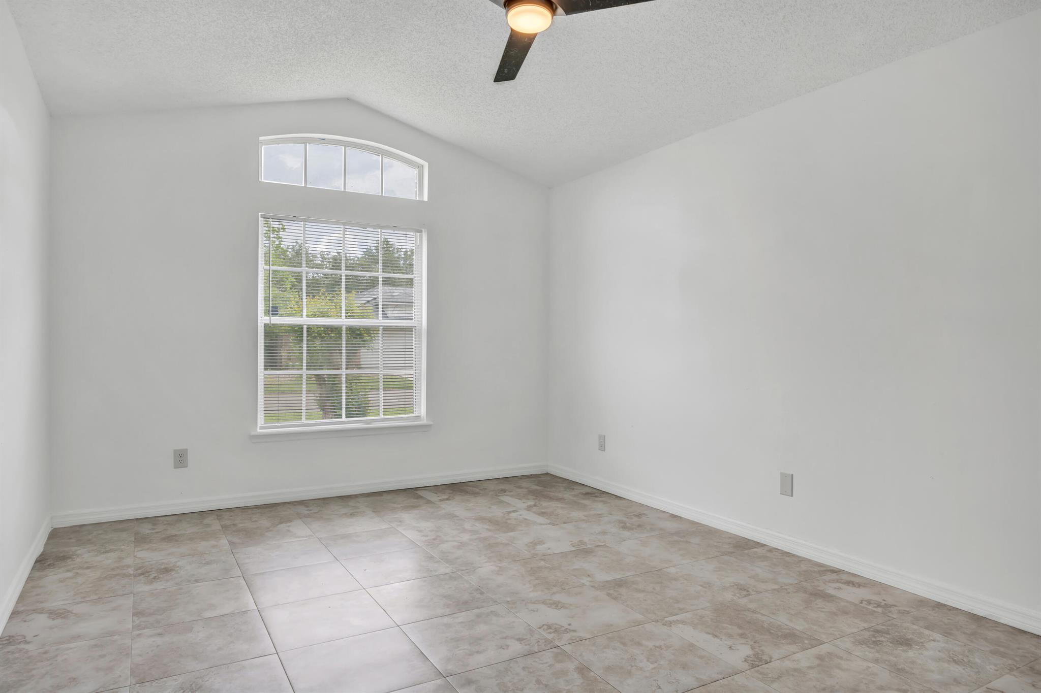 COUNTRY CREEK UNIT 09 - Residential