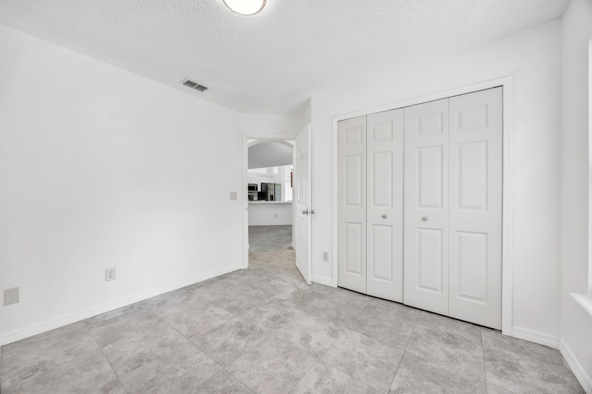 COUNTRY CREEK UNIT 09 - Residential