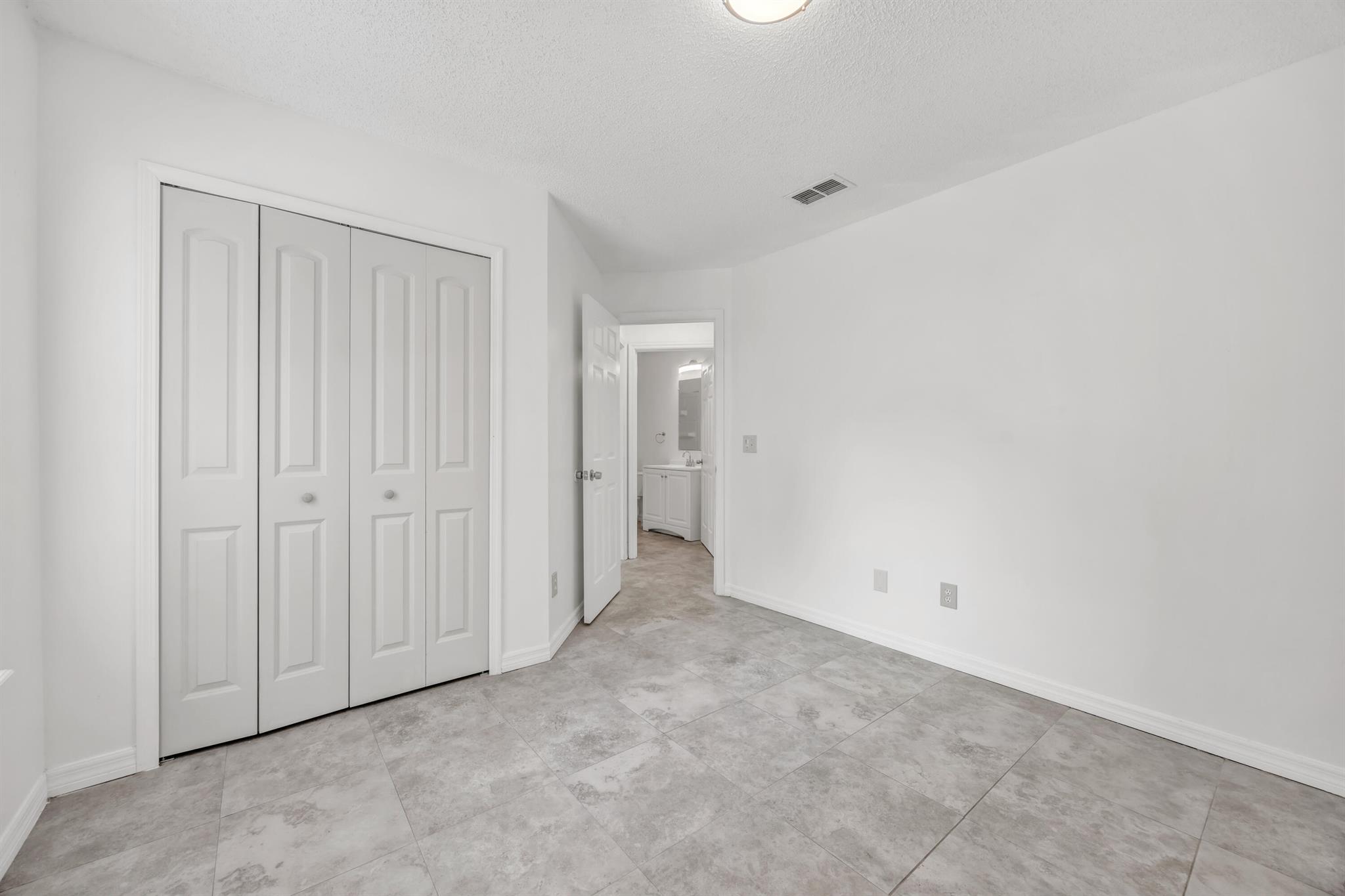 COUNTRY CREEK UNIT 09 - Residential