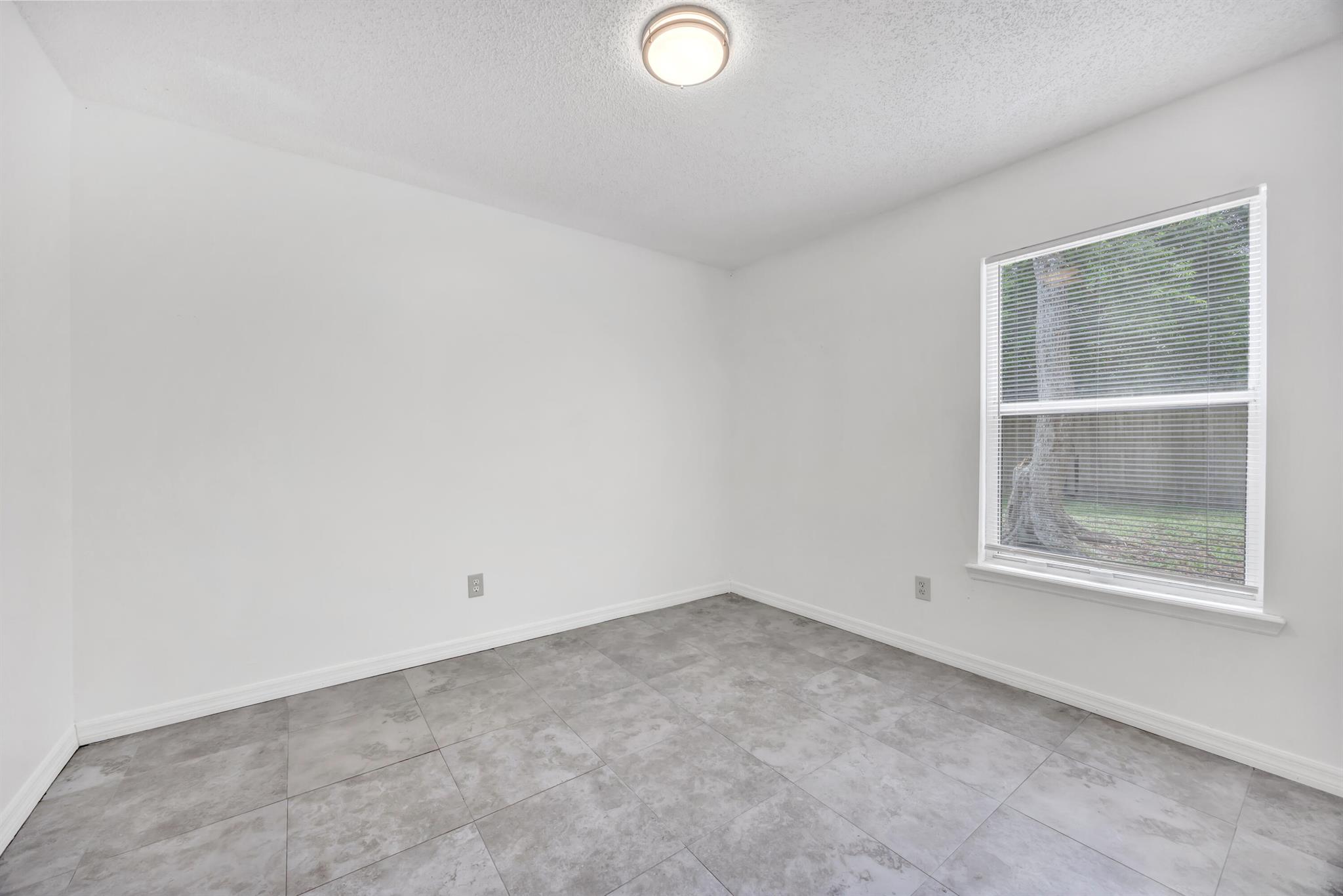 COUNTRY CREEK UNIT 09 - Residential