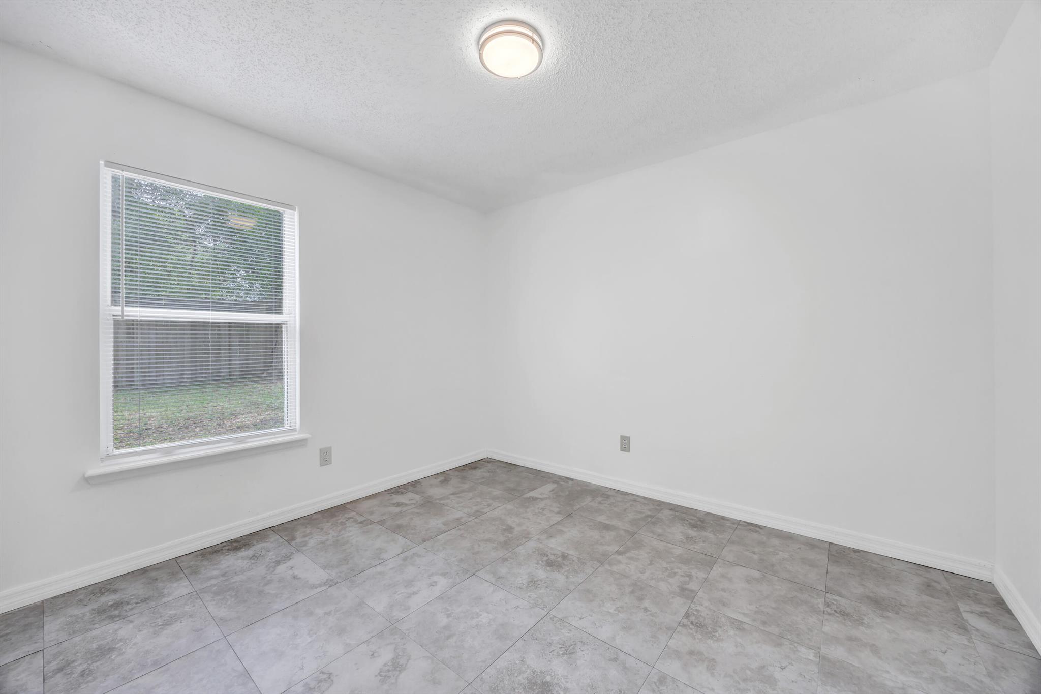 COUNTRY CREEK UNIT 09 - Residential