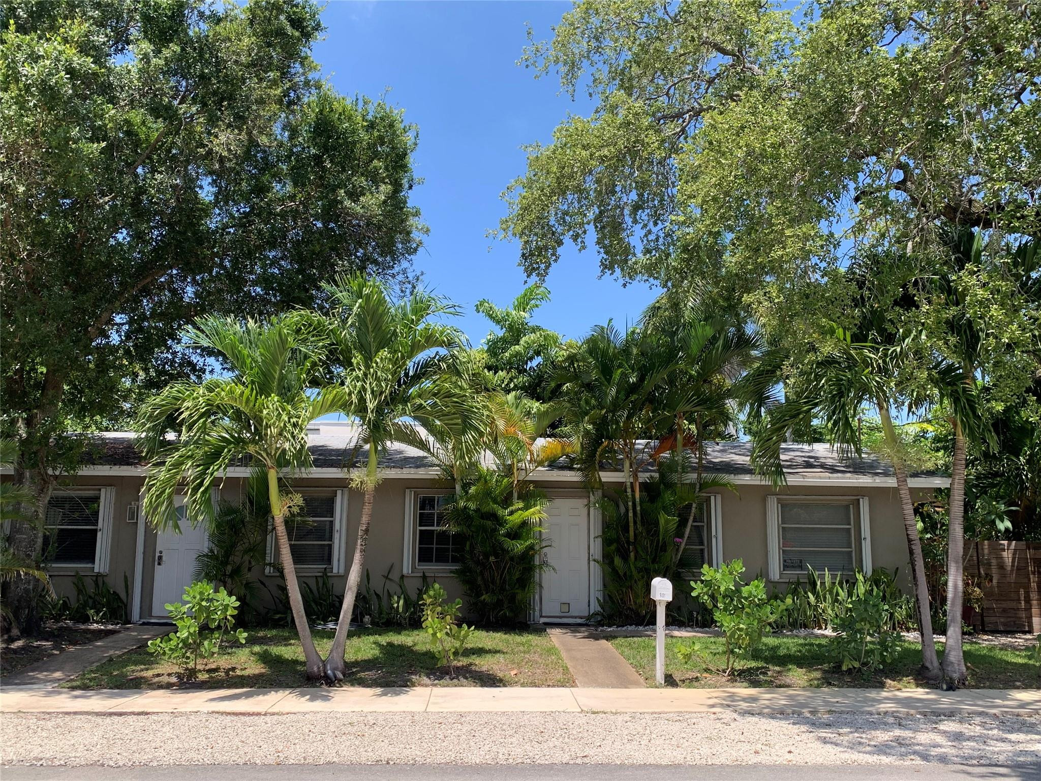 View photos, virtual tours, details... 801 SW 10th Street 1-2