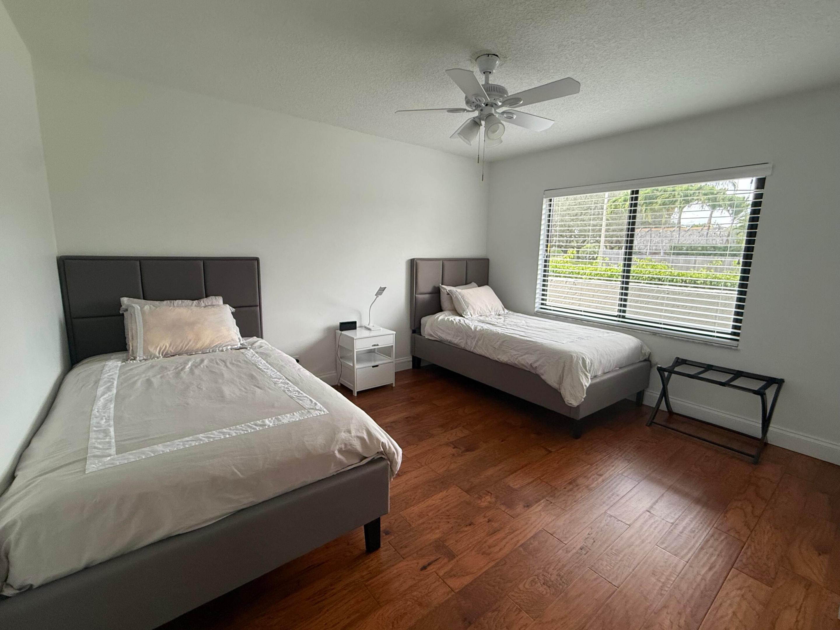 SUN VALLEY 2 - Residential Lease