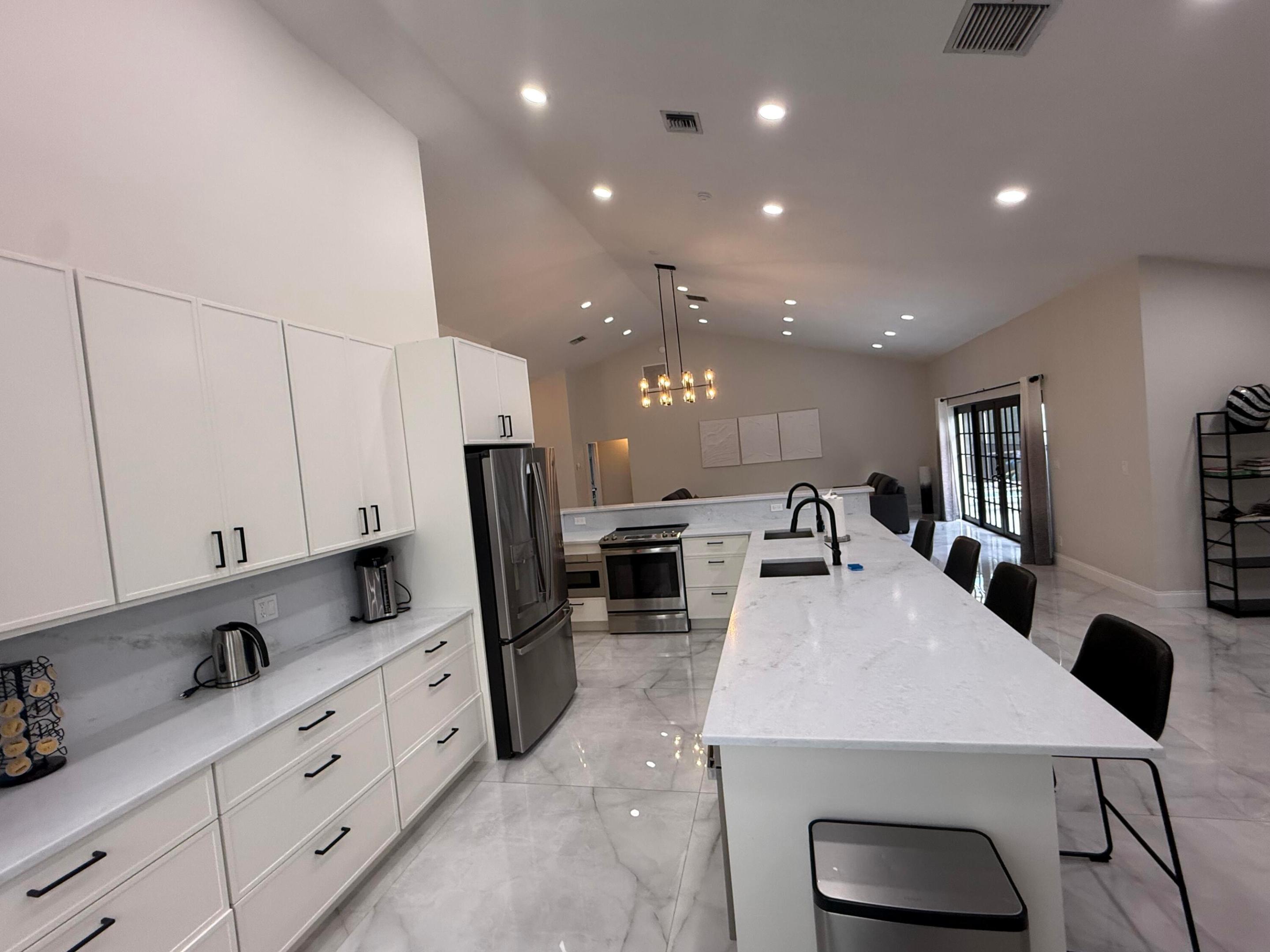 SUN VALLEY 2 - Residential Lease