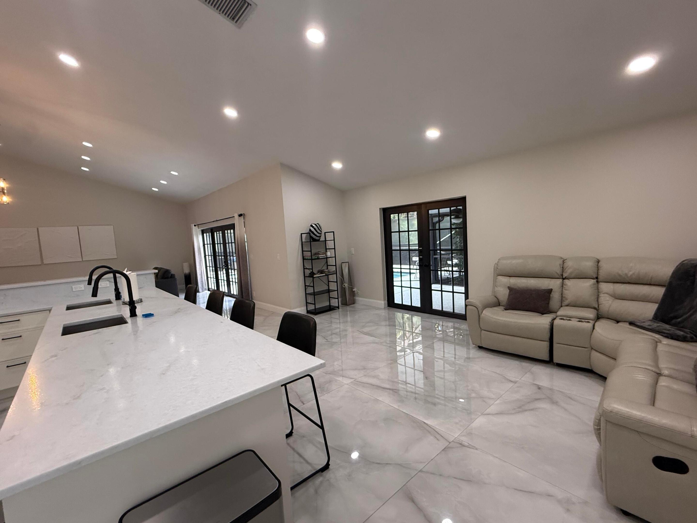 SUN VALLEY 2 - Residential Lease