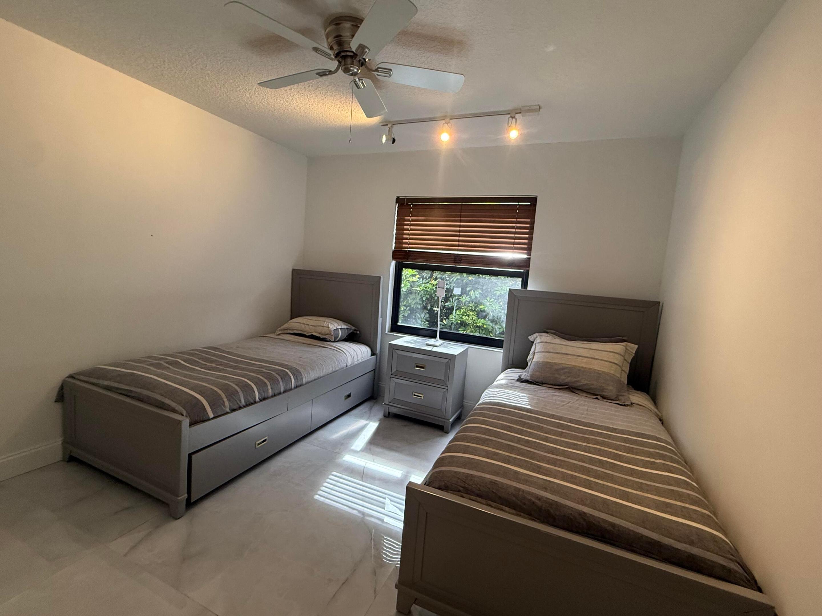 SUN VALLEY 2 - Residential Lease