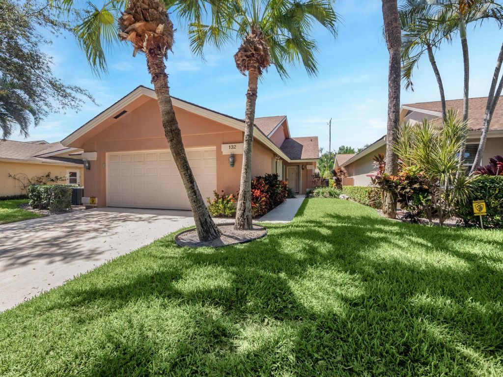 Photo of 132 Cape Pointe Circle, Jupiter, FL 33477 (MLS # R10925214)
