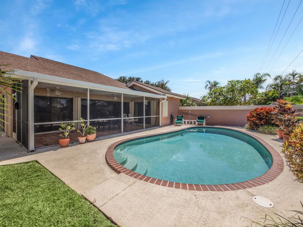 Photo of 132 Cape Pointe Circle, Jupiter, FL 33477 (MLS # R10925214)