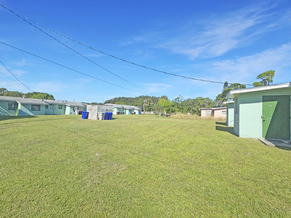 Photo of 8656 64th Court, Vero Beach, FL 32967 (MLS # R11150177)