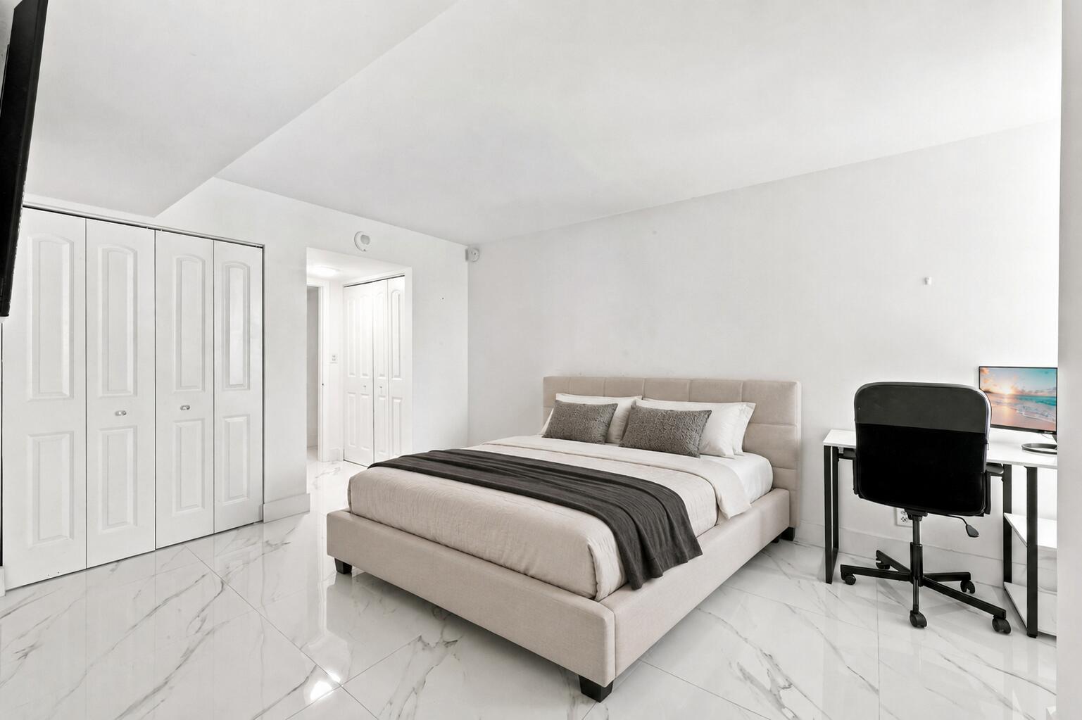 1000 S Ocean Boulevard 14o