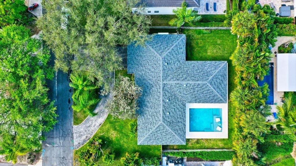 Photo of 115 NE 18th Street, Delray Beach, FL 33444 (MLS # R11070687)