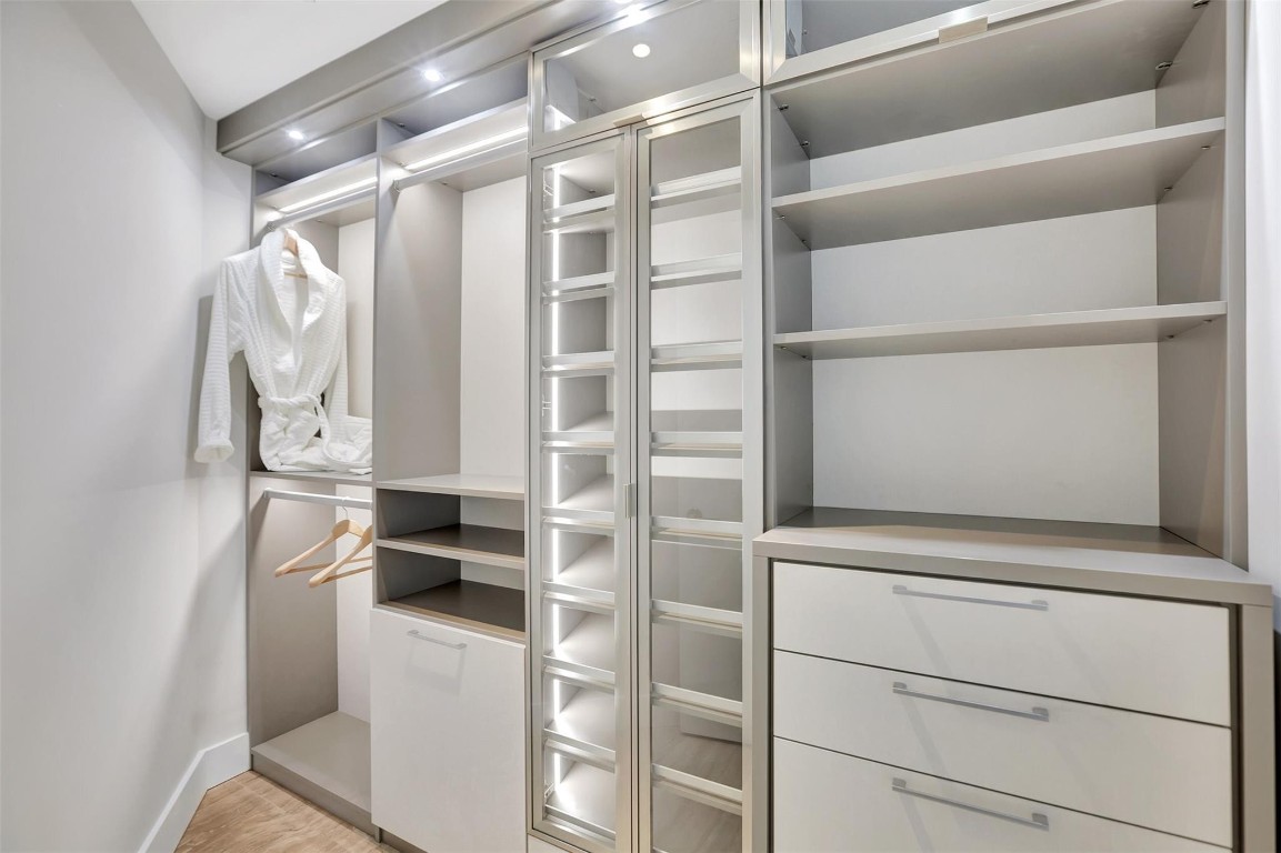 Four Seasons - Residential