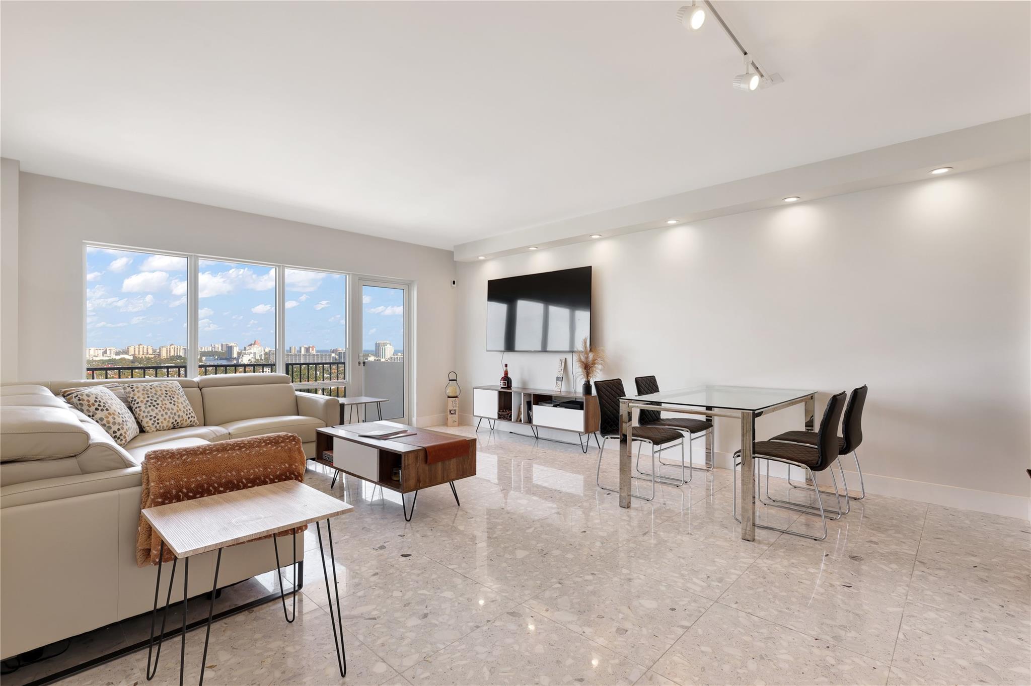 340 Sunset Dr 1808
