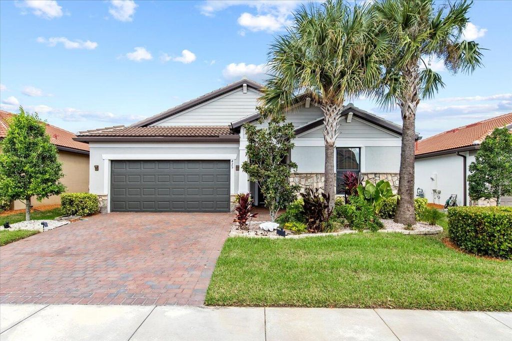 Photo of 425 SE Bancroft Court, Port Saint Lucie, FL 34984 (MLS # R10931880)