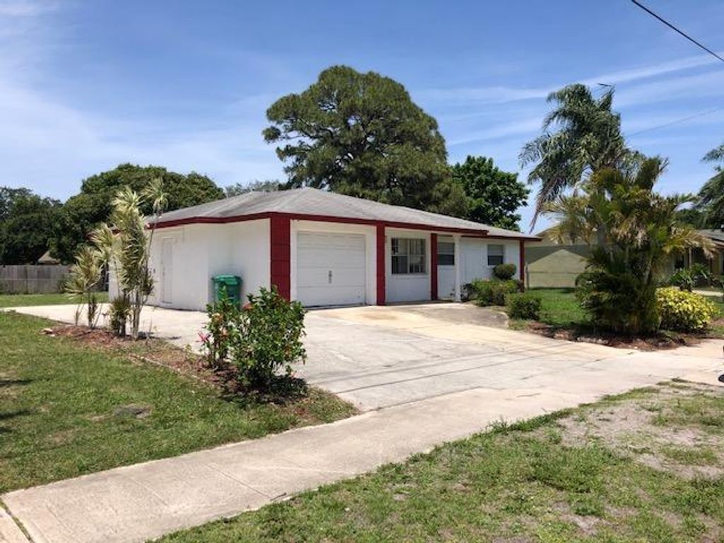 Photo of 3206 Juanita Avenue, Fort Pierce, FL 34946 (MLS # R10732088)