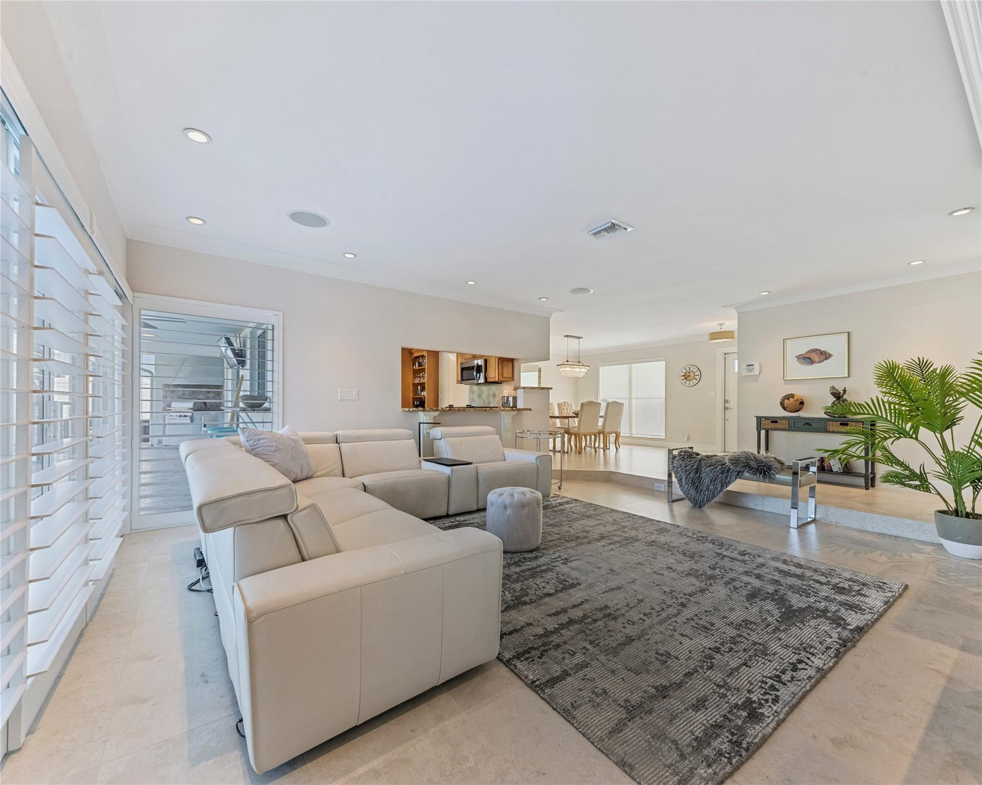 IMPERIAL POINT 4TH SEC - Residential Lease