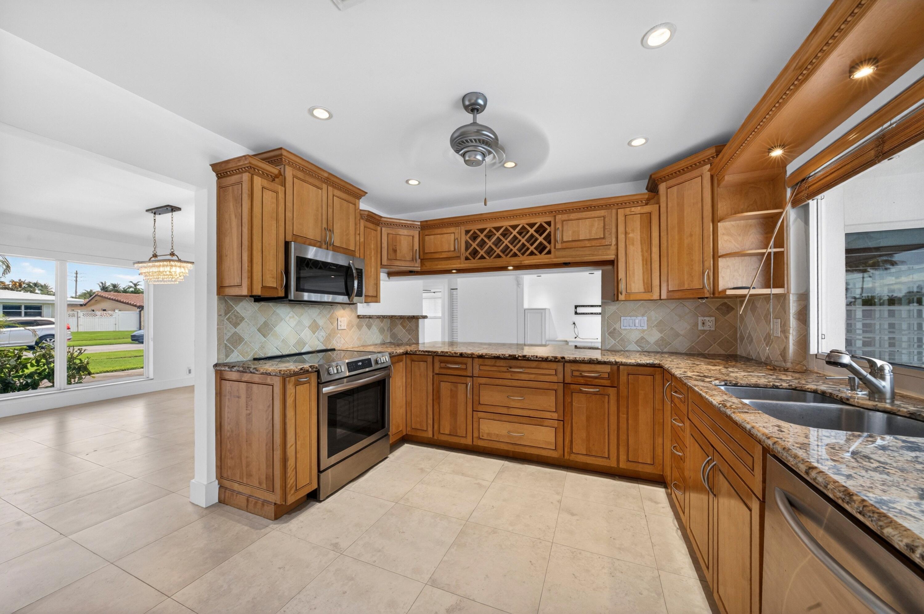 IMPERIAL POINT 4TH SEC - Residential Lease