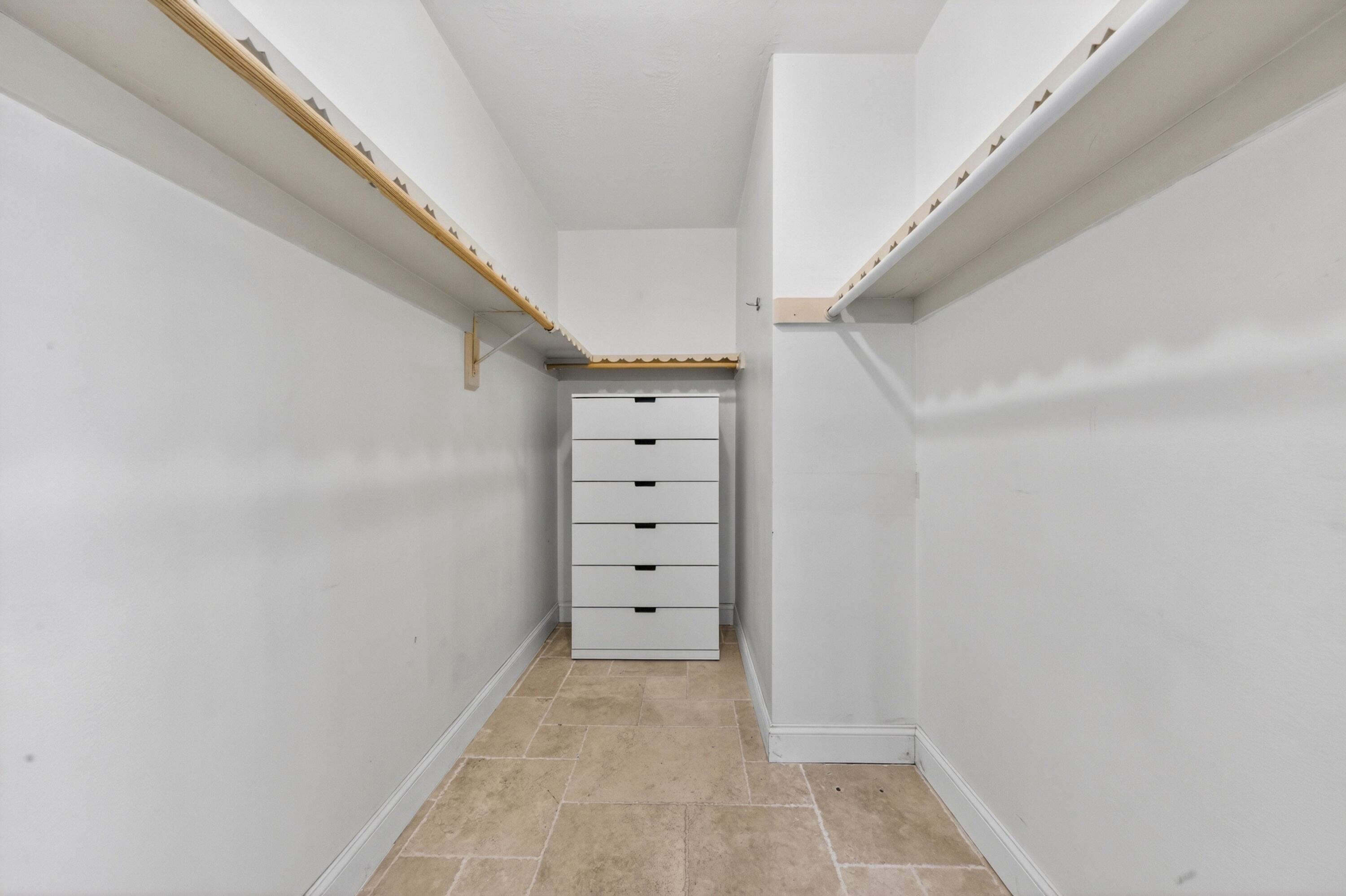 IMPERIAL POINT 4TH SEC - Residential Lease