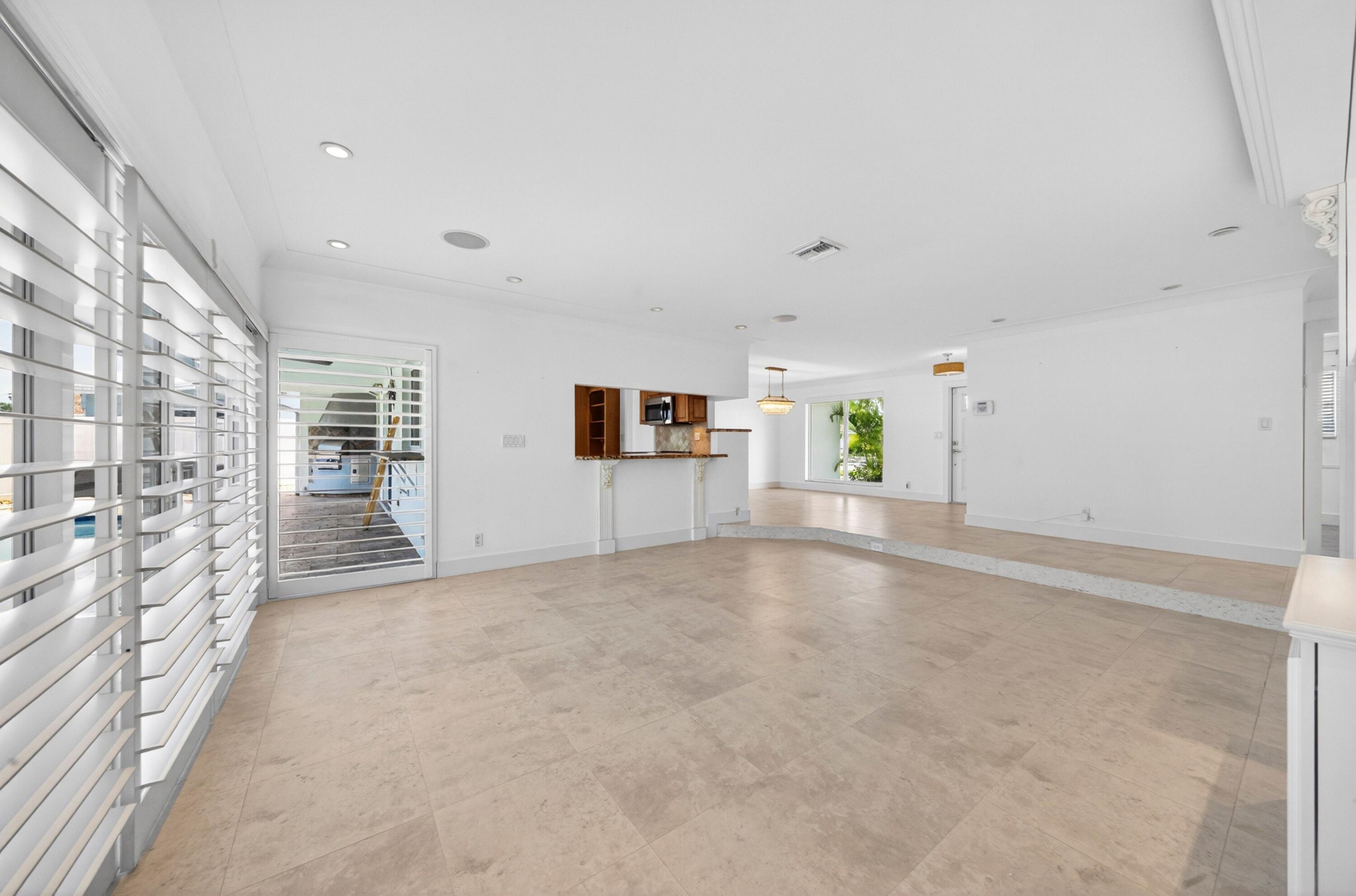 IMPERIAL POINT 4TH SEC - Residential Lease