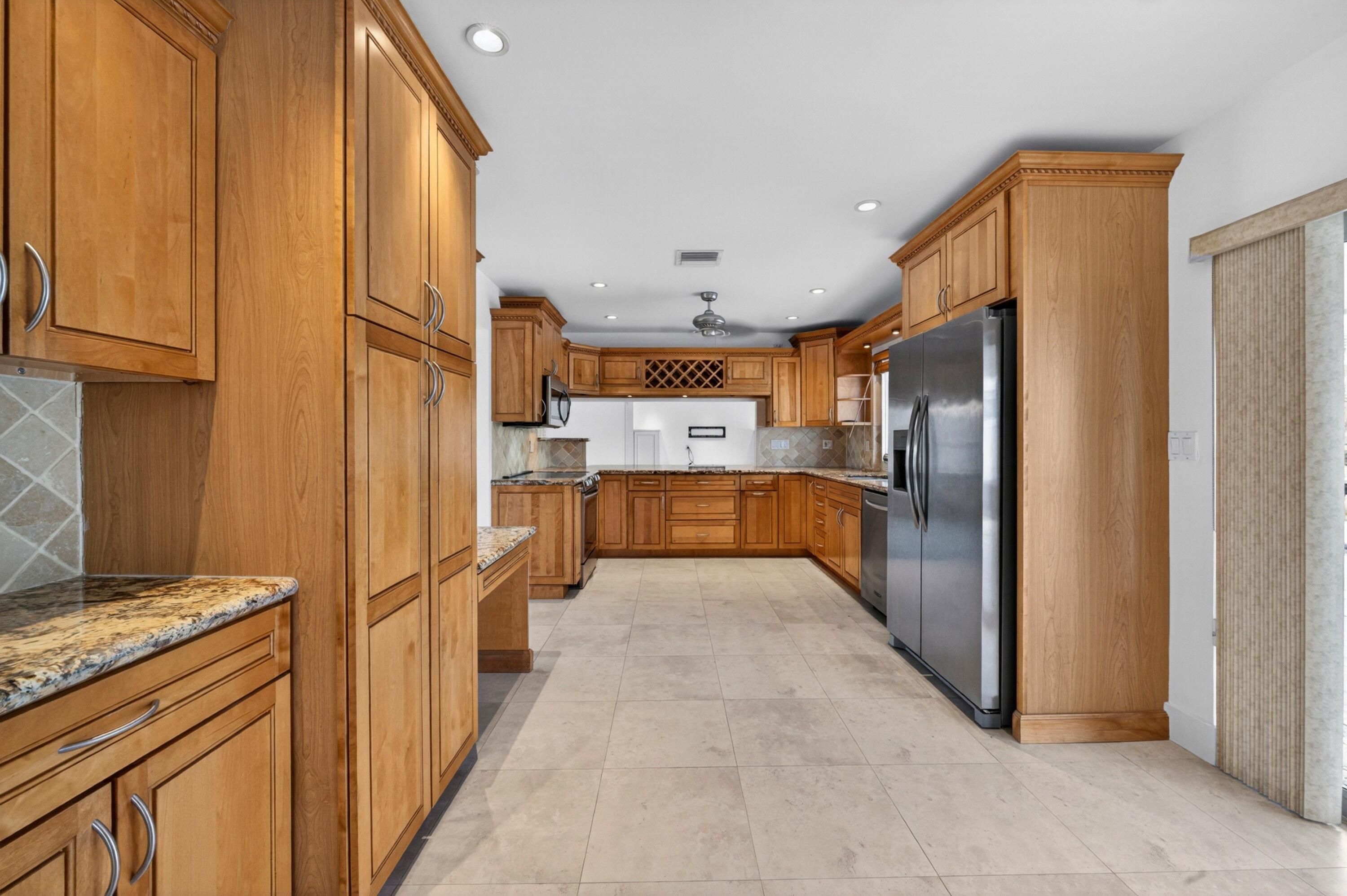 IMPERIAL POINT 4TH SEC - Residential Lease