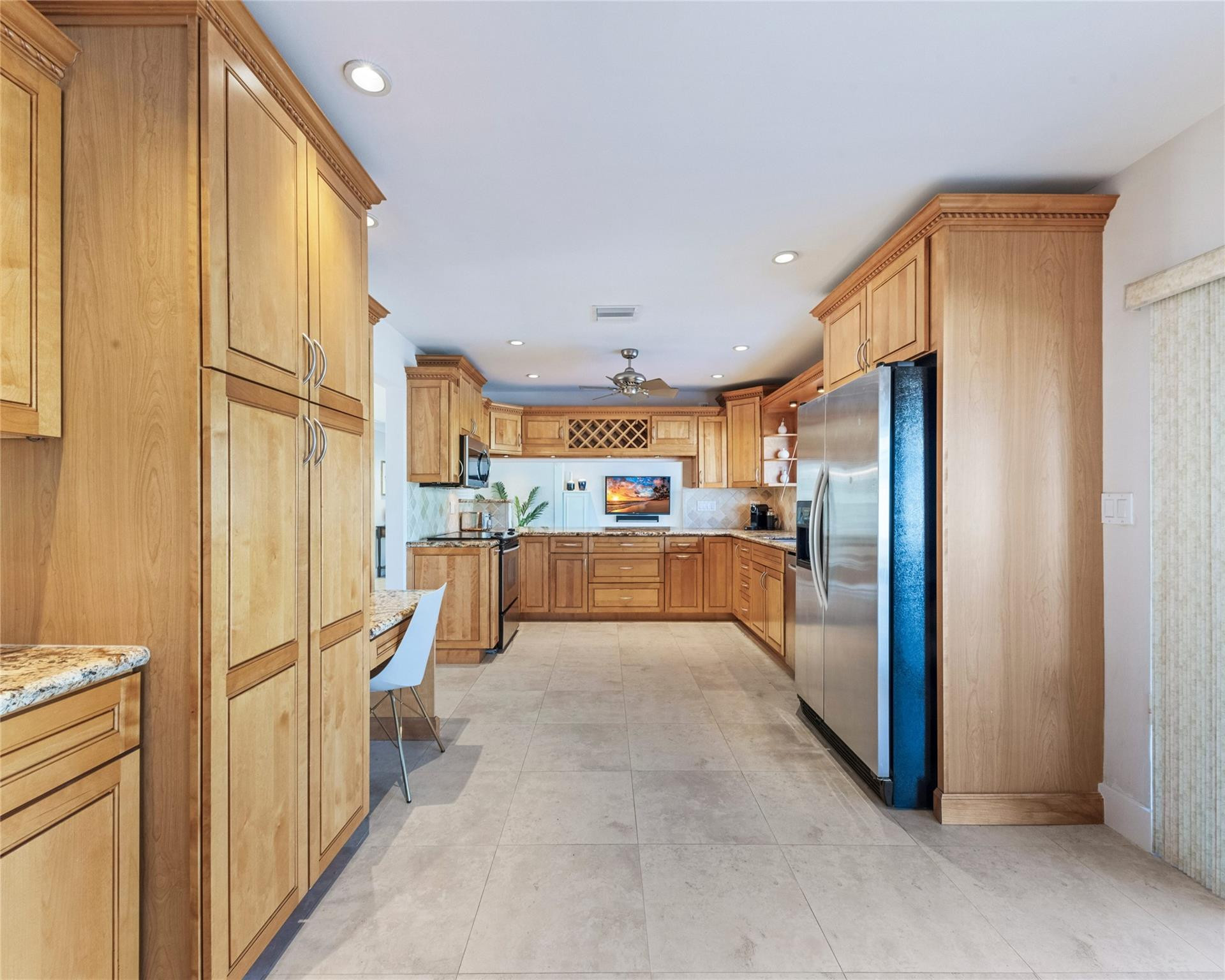 IMPERIAL POINT 4TH SEC - Residential Lease