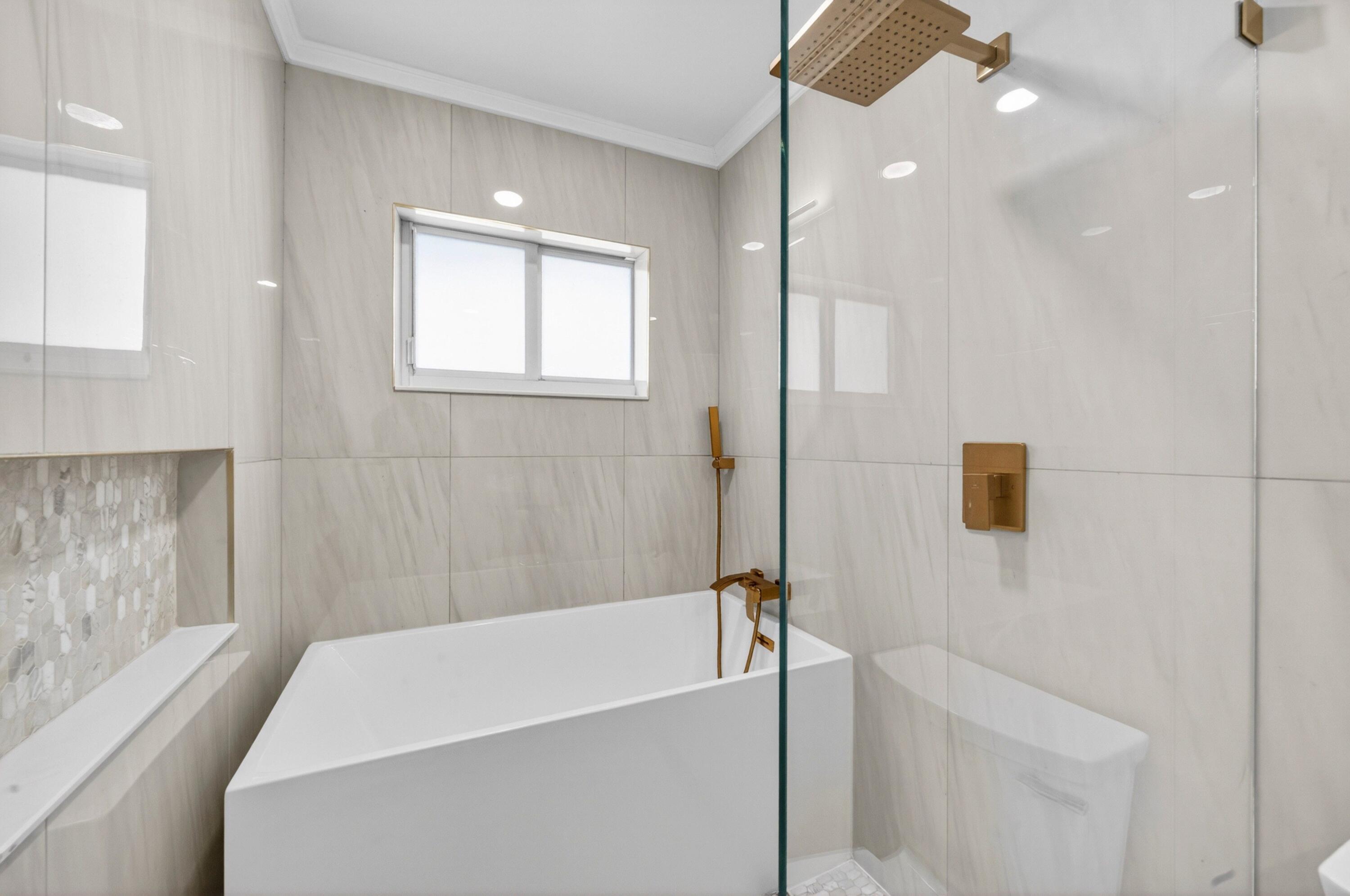 IMPERIAL POINT 4TH SEC - Residential Lease