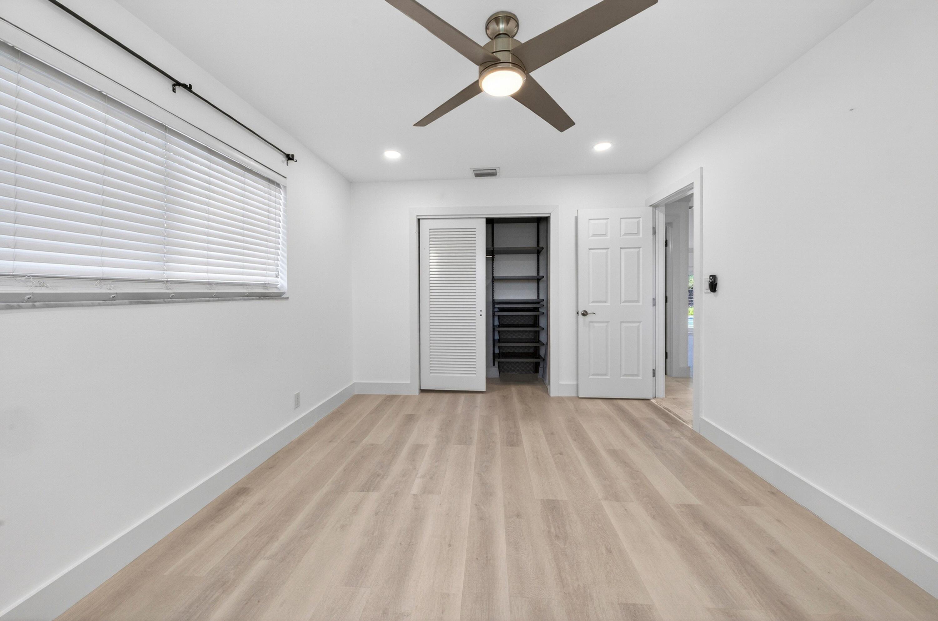 IMPERIAL POINT 4TH SEC - Residential Lease