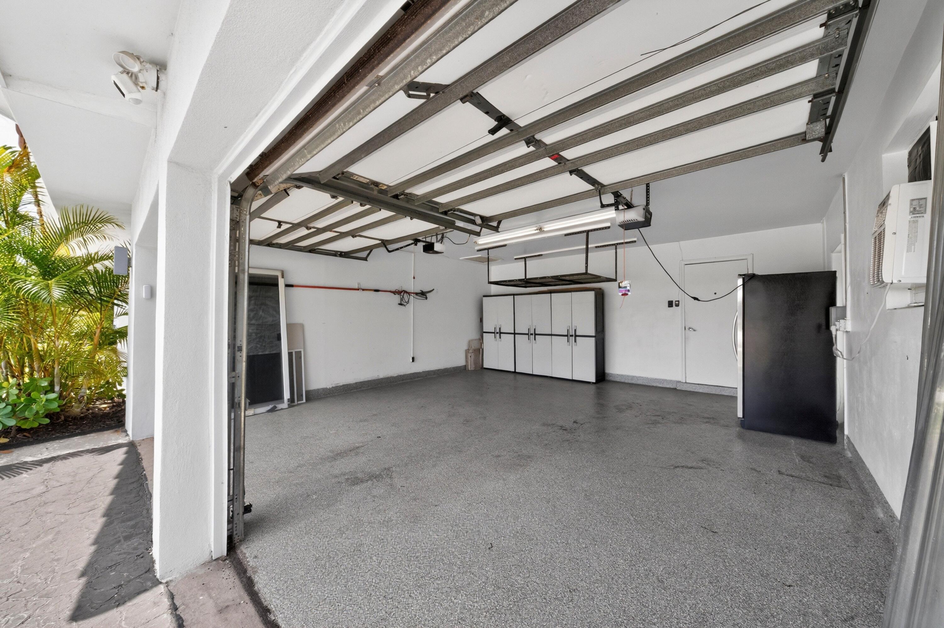 IMPERIAL POINT 4TH SEC - Residential Lease