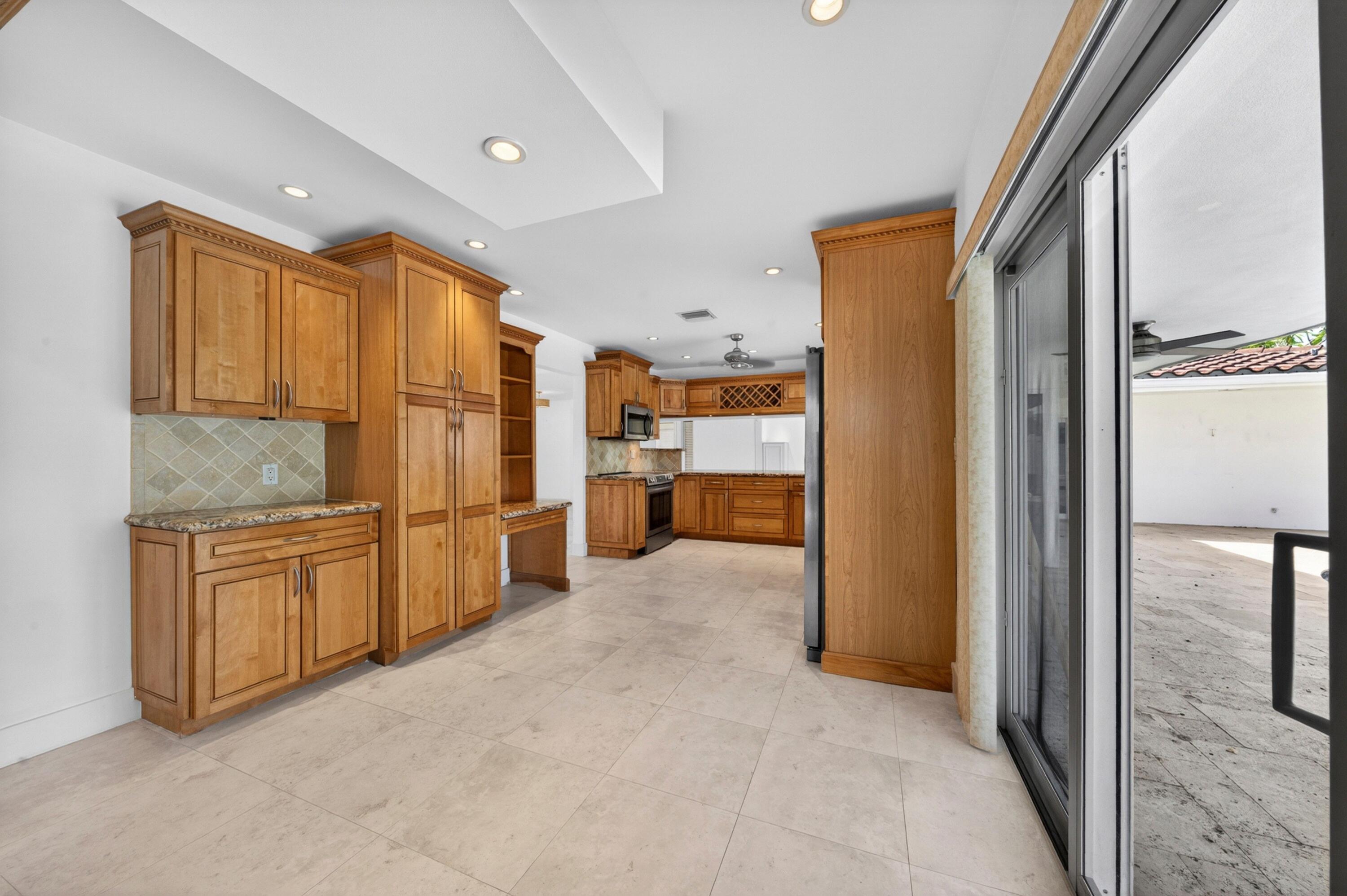IMPERIAL POINT 4TH SEC - Residential Lease