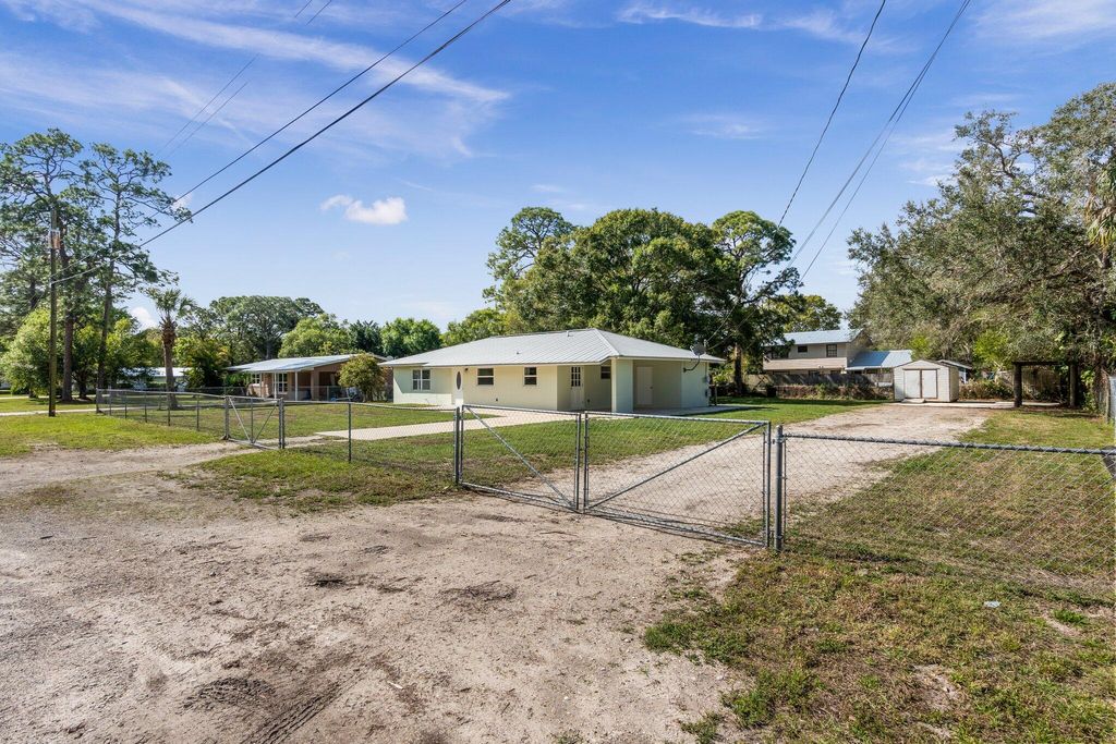 Photo of 3241 Lewis Street, Fort Pierce, FL 34981 (MLS # R10865361)