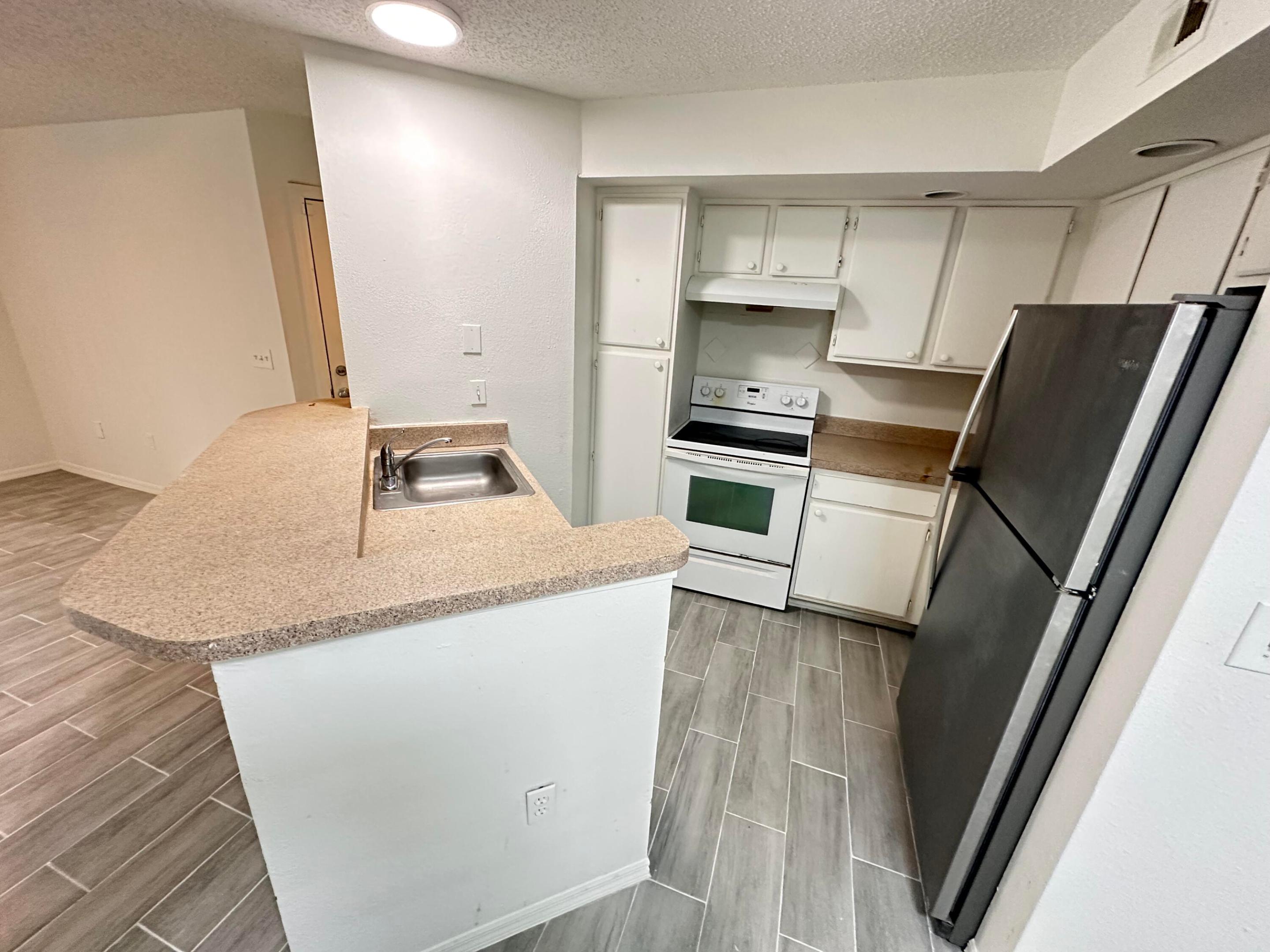 PONTE VERDE AT PALM BEACH LAKES CONDO - Residential