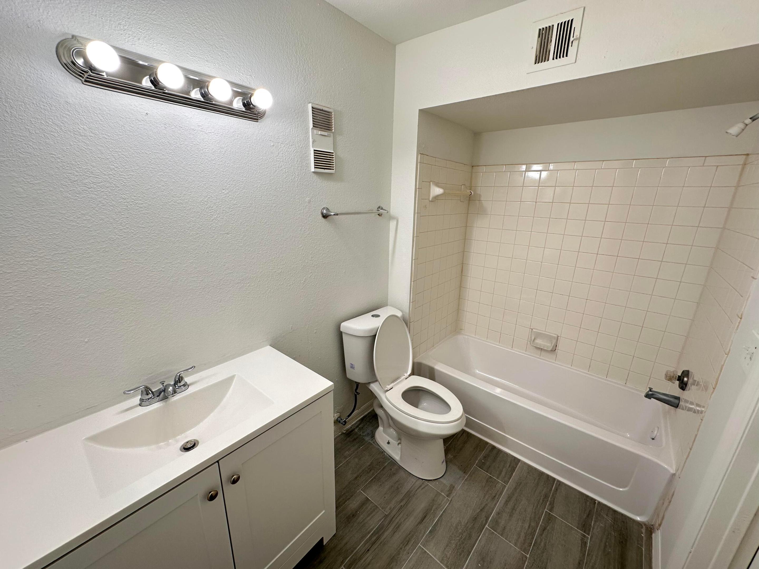 PONTE VERDE AT PALM BEACH LAKES CONDO - Residential