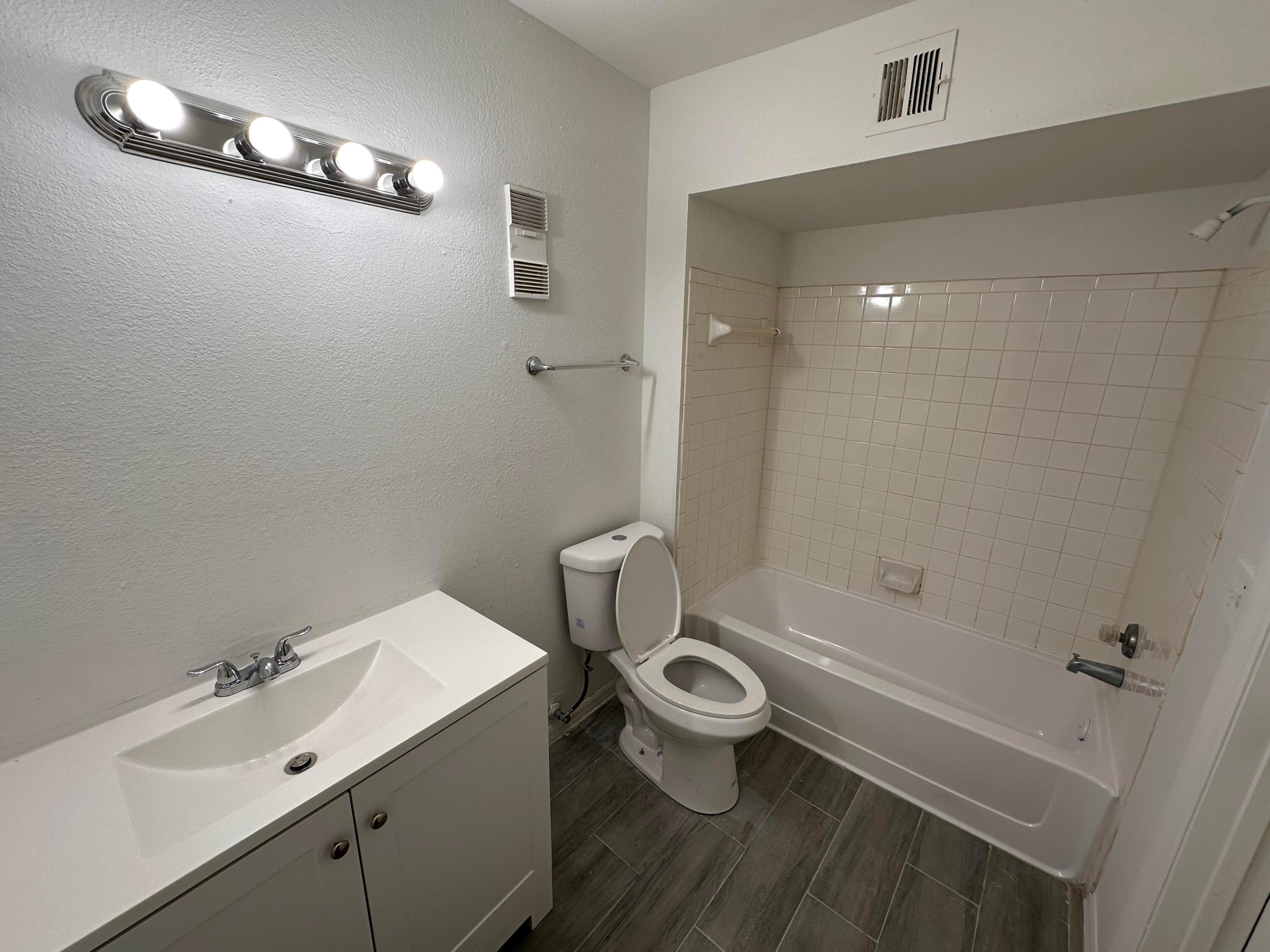 PONTE VERDE AT PALM BEACH LAKES CONDO - Residential