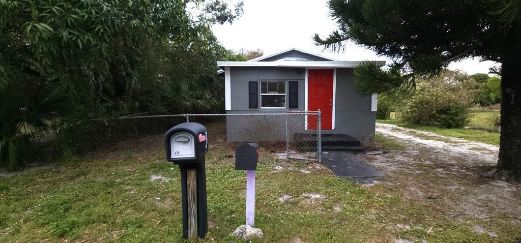 Photo of 425 N 26th Street, Fort Pierce, FL 34947 (MLS # R10956455)