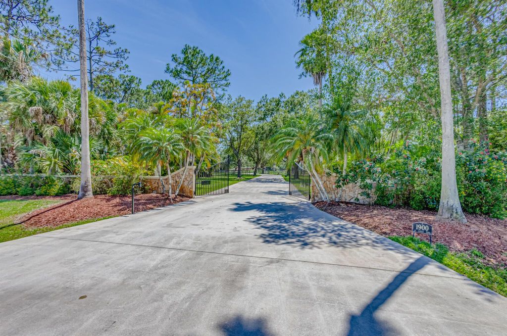 Photo of 1900 SE Ranch Road, Jupiter, FL 33478 (MLS # R11093947)