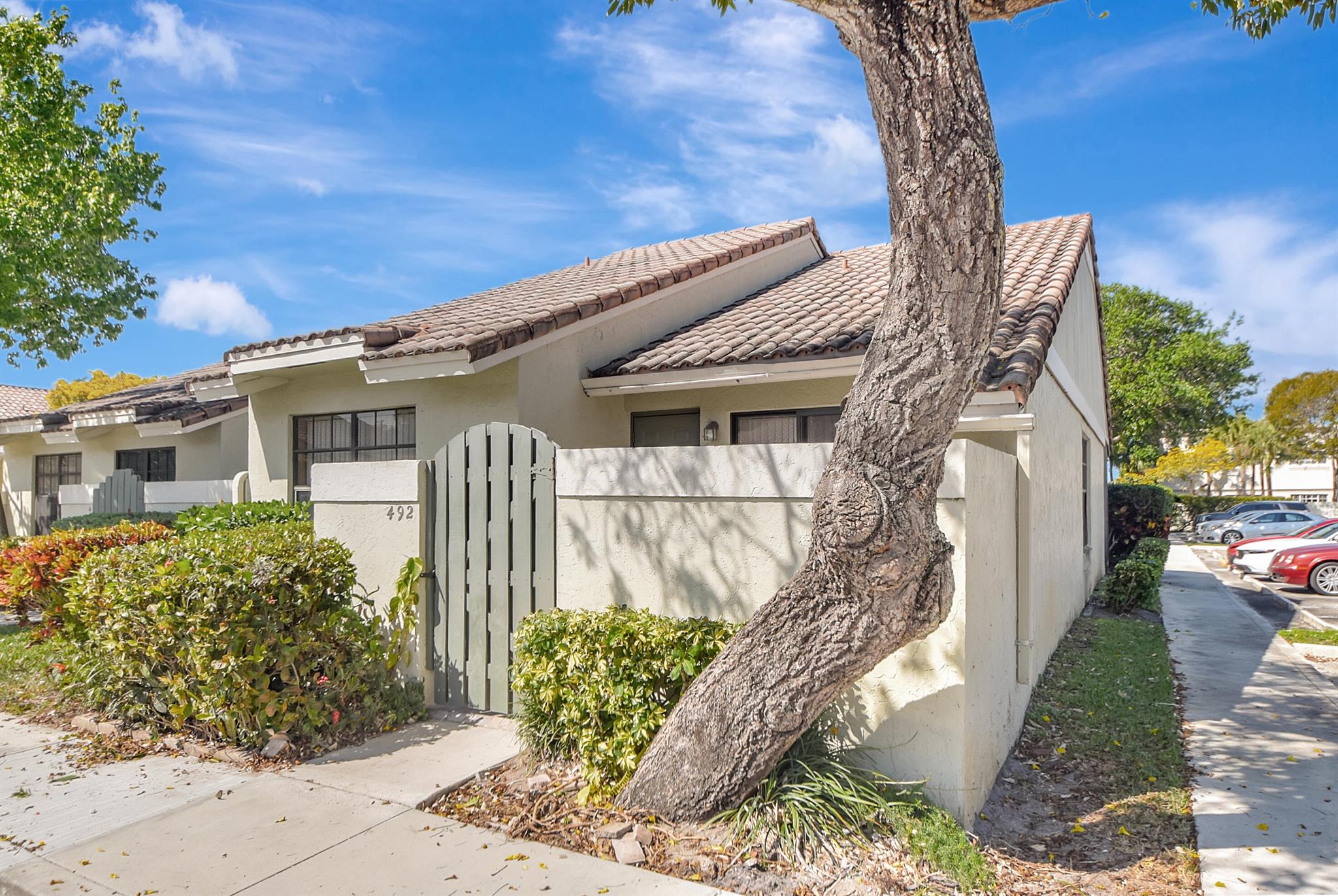 492 Hardwood Pl Place