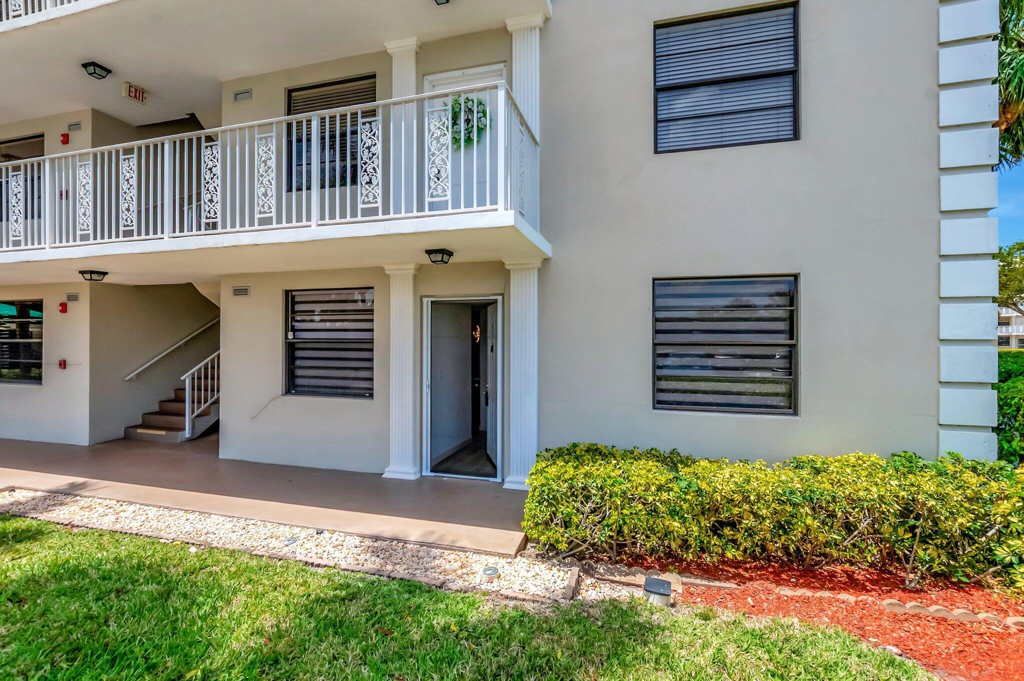 6049 Balboa Circle 106