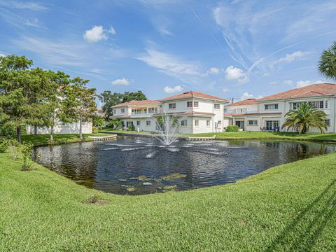 Tiny photo for 524 7th Square, Vero Beach, FL 32962 (MLS # B26055056)