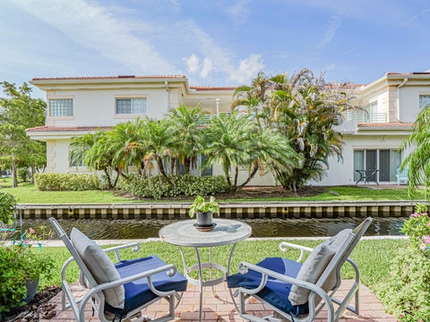 Tiny photo for 524 7th Square, Vero Beach, FL 32962 (MLS # B26055056)