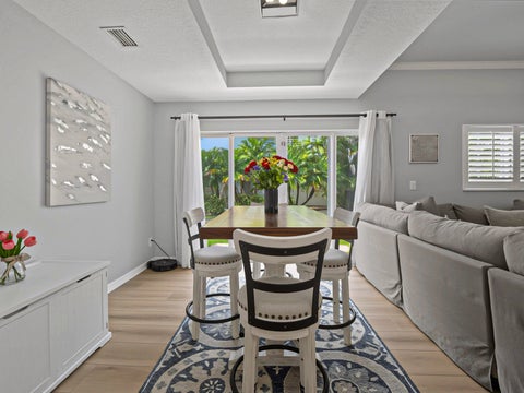 Tiny photo for 524 7th Square, Vero Beach, FL 32962 (MLS # B26055056)