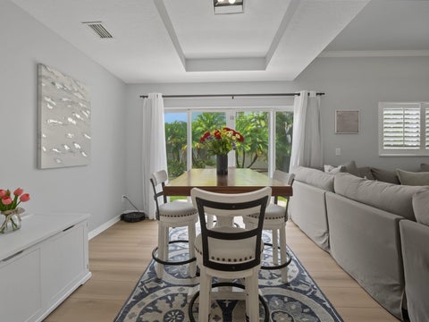 Tiny photo for 524 7th Square, Vero Beach, FL 32962 (MLS # B26055056)