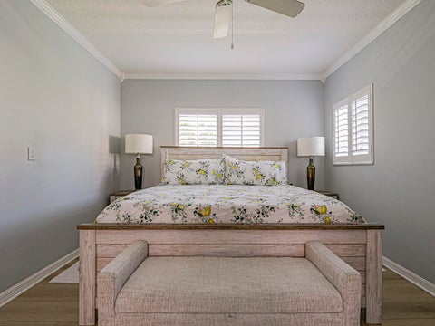 Tiny photo for 524 7th Square, Vero Beach, FL 32962 (MLS # B26055056)