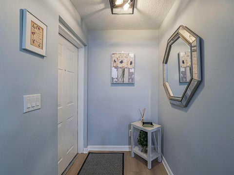 Tiny photo for 524 7th Square, Vero Beach, FL 32962 (MLS # B26055056)